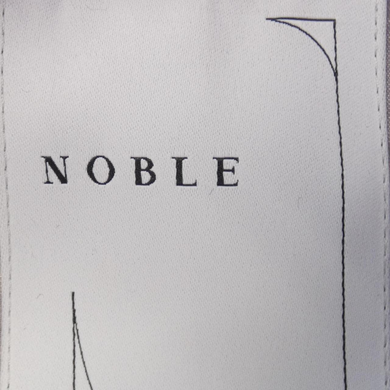 Noble大衣