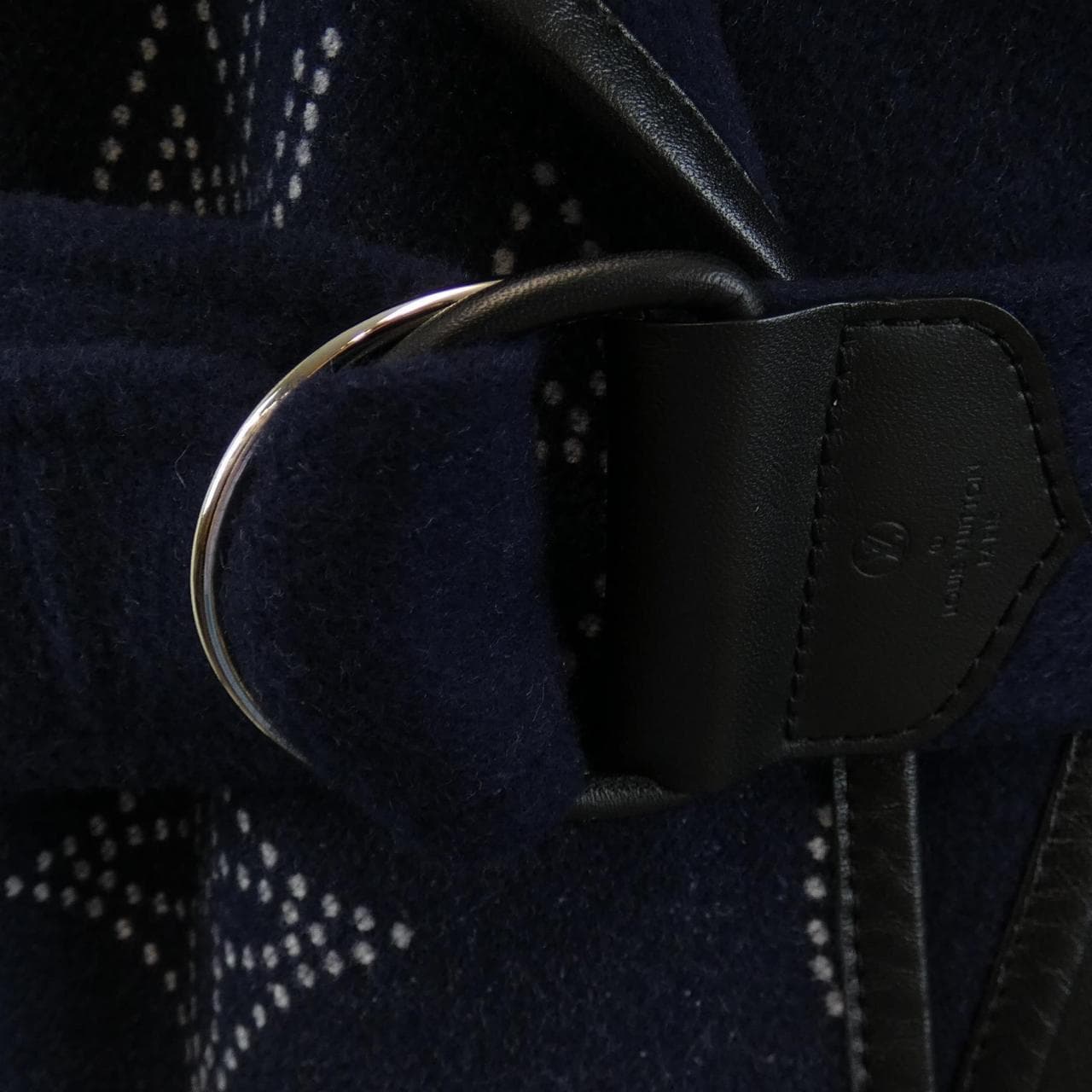 ルイヴィトン LOUIS VUITTON リバーシブルマヒナモノグラムラップコート FMCO09J54 コート