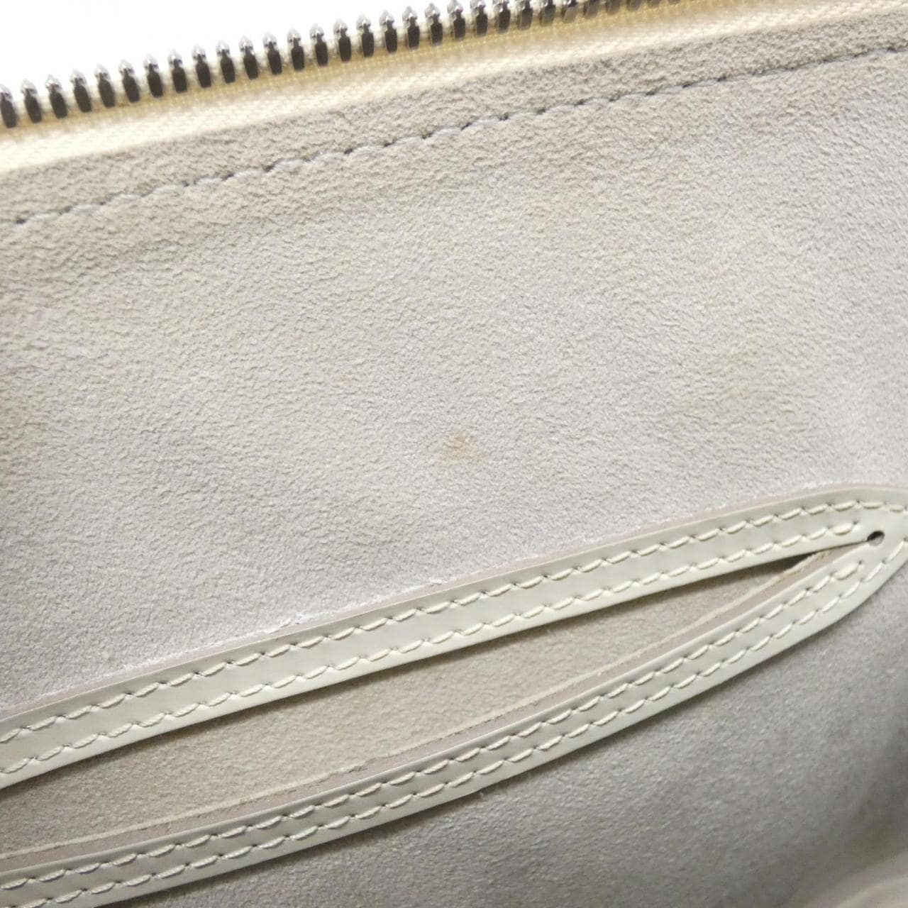 ルイヴィトン エピ アルマ PM M5280J バッグ