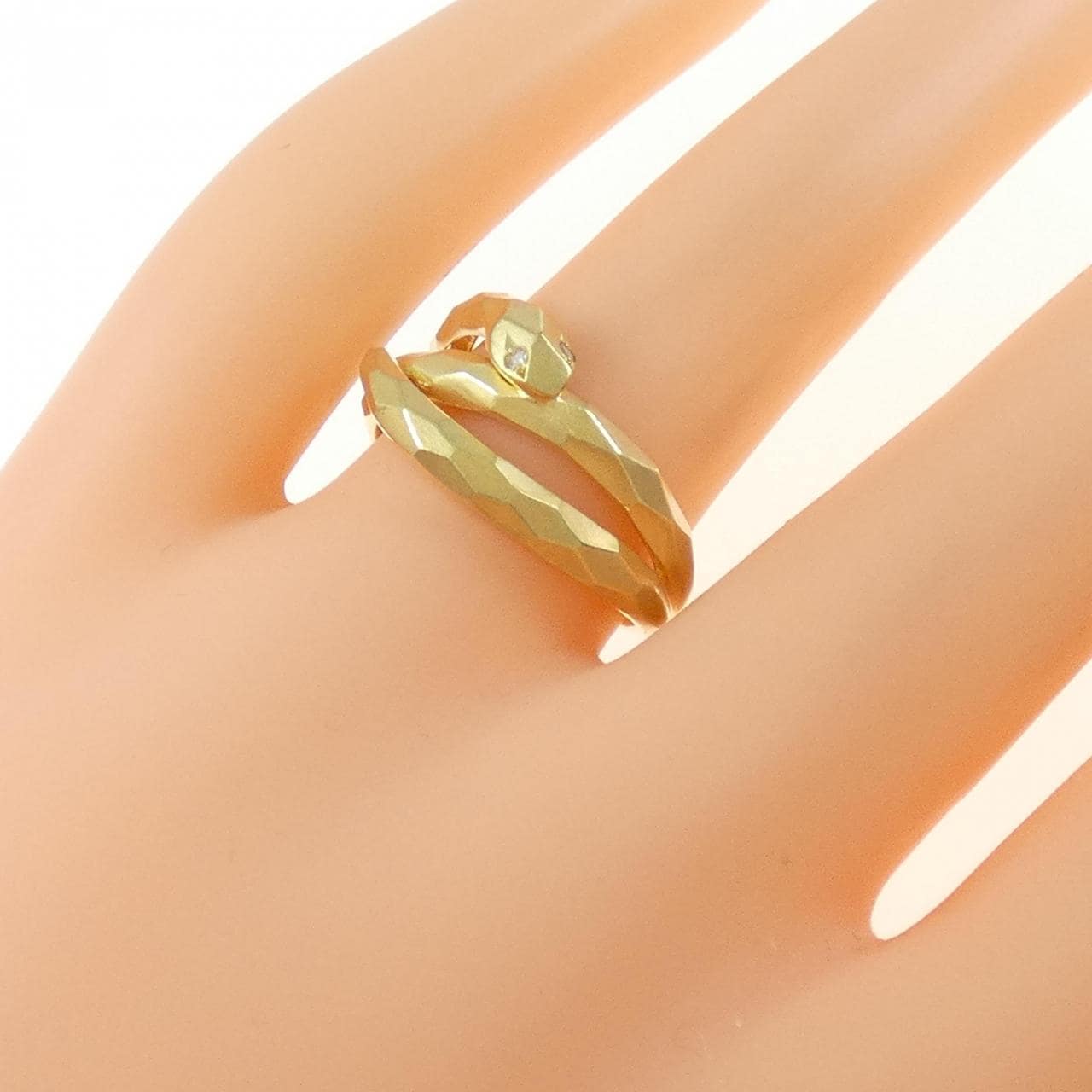 K18YG snake Diamond ring 0.01CT