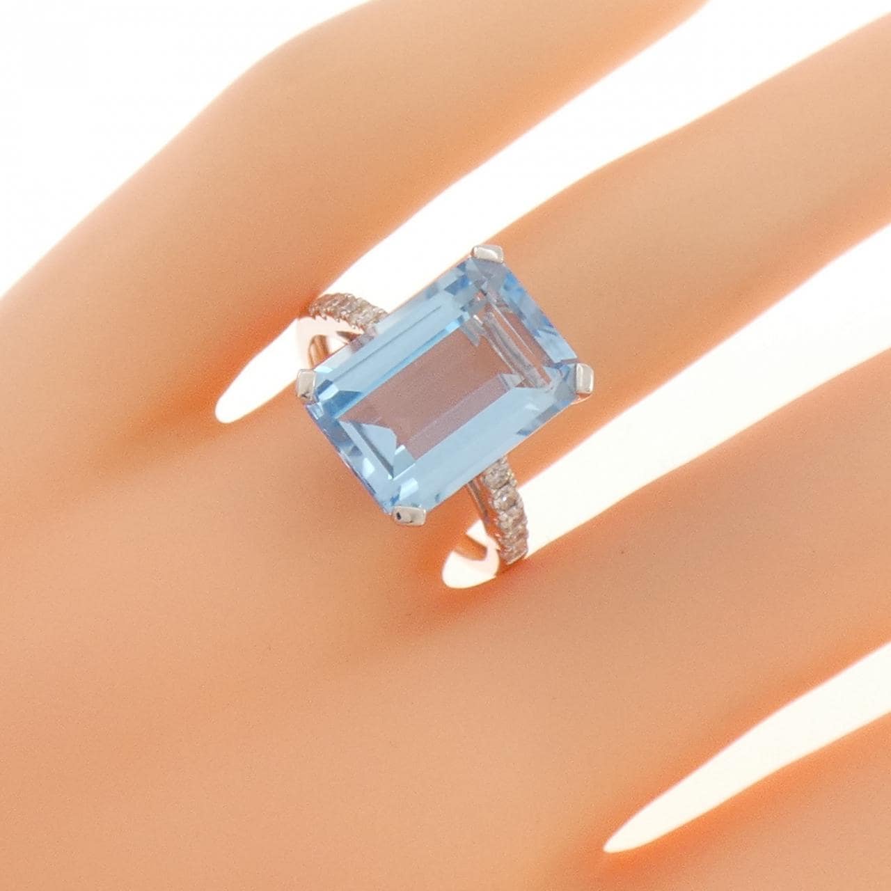 750WG ブルートパーズ リング 9.50CT