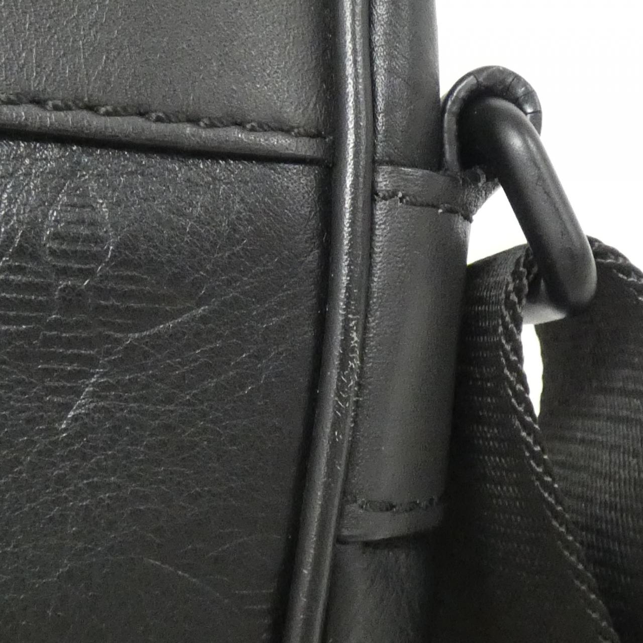 ルイヴィトン モノグラム シャドウ ダヌーブ PM M43681 ショルダーバッグ