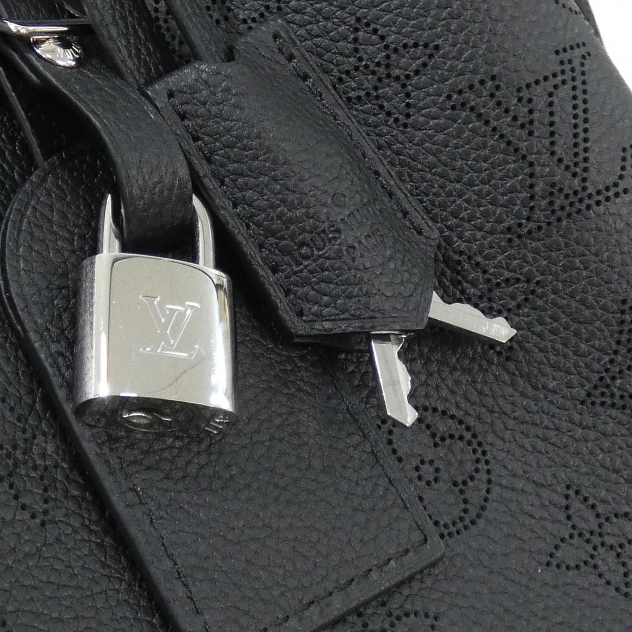 ルイヴィトン マヒナ ムリア M55800 ショルダーバッグ