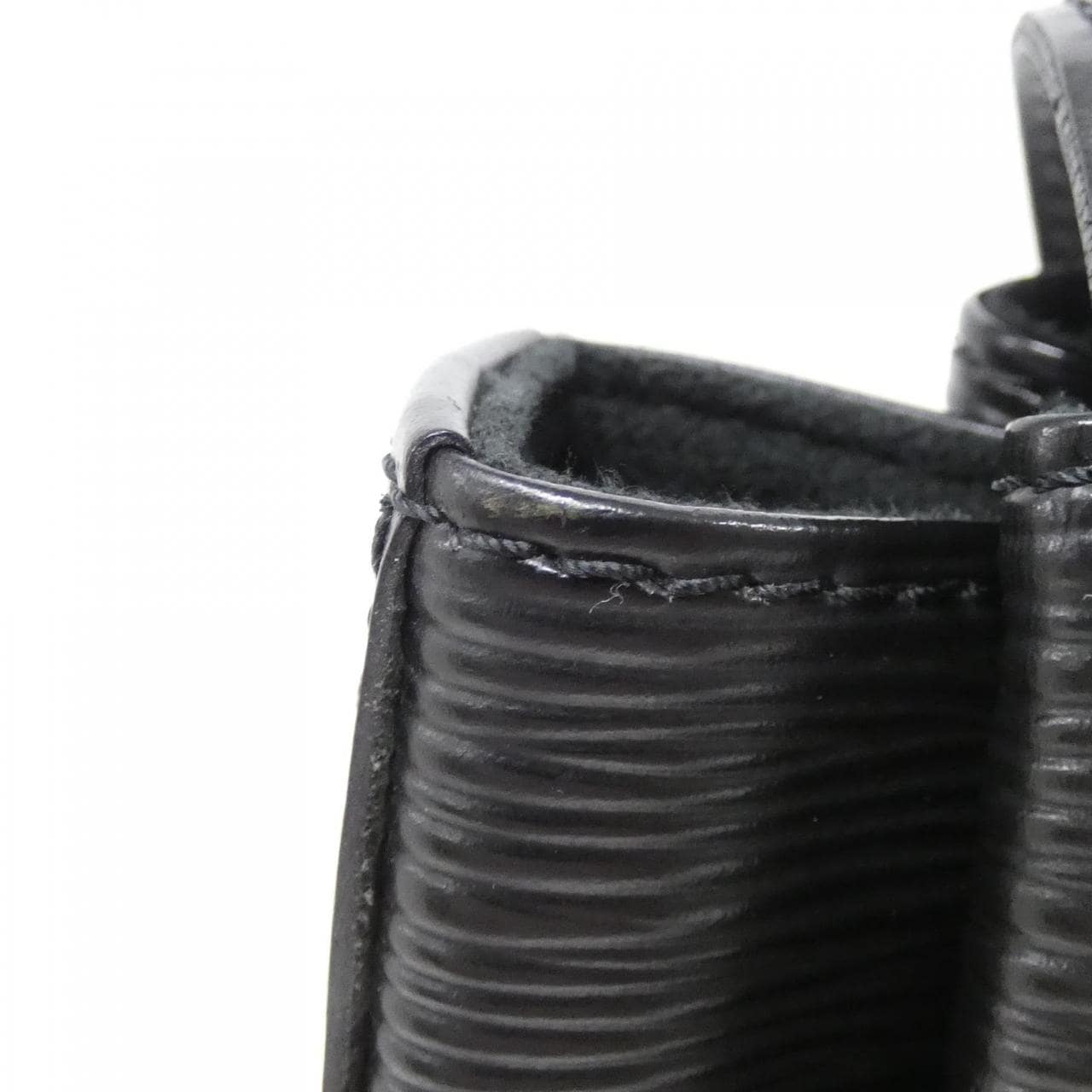 ルイヴィトン エピ サック アド M80153 ショルダーバッグ