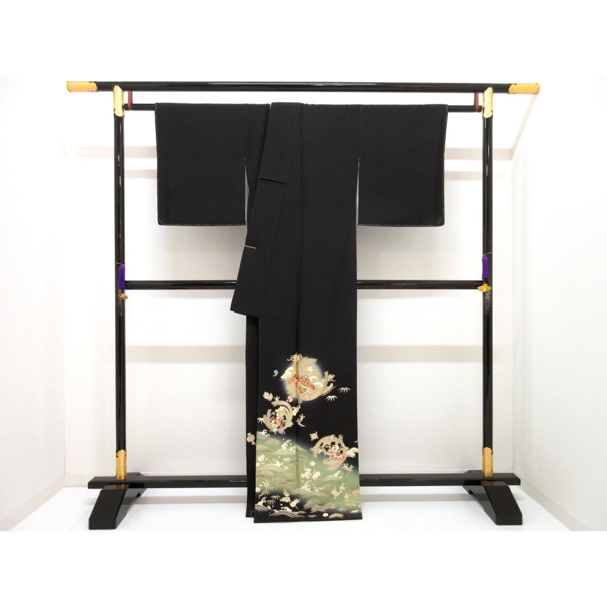 【未使用品】黑色留袖和服，饰以友禅金和渐变染色