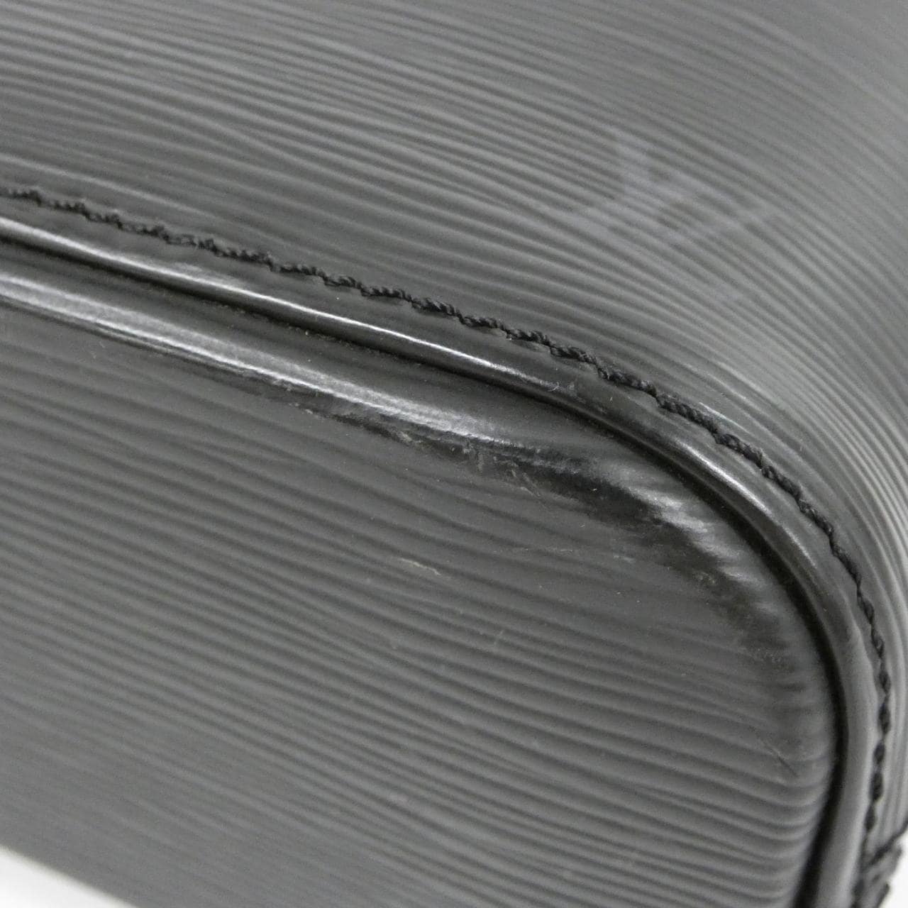 ルイヴィトン エピ ヴァヴァン バッグ