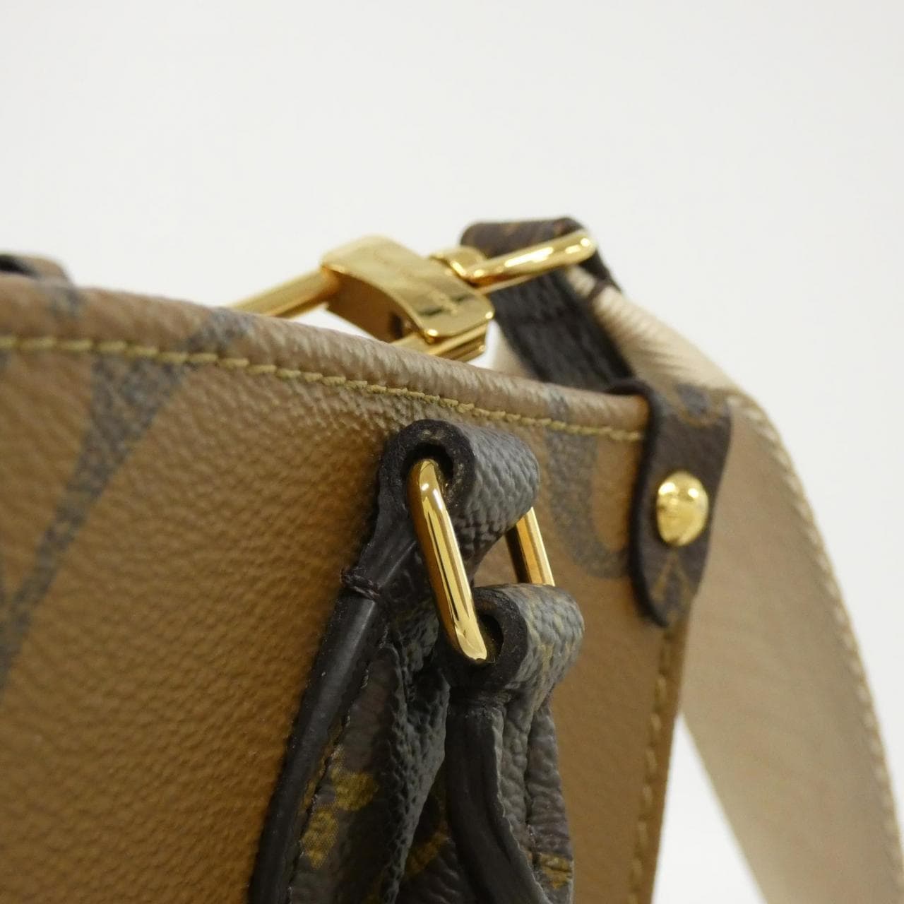 ルイヴィトン モノグラム ジャイアント オンザゴー PM M46373 バッグ