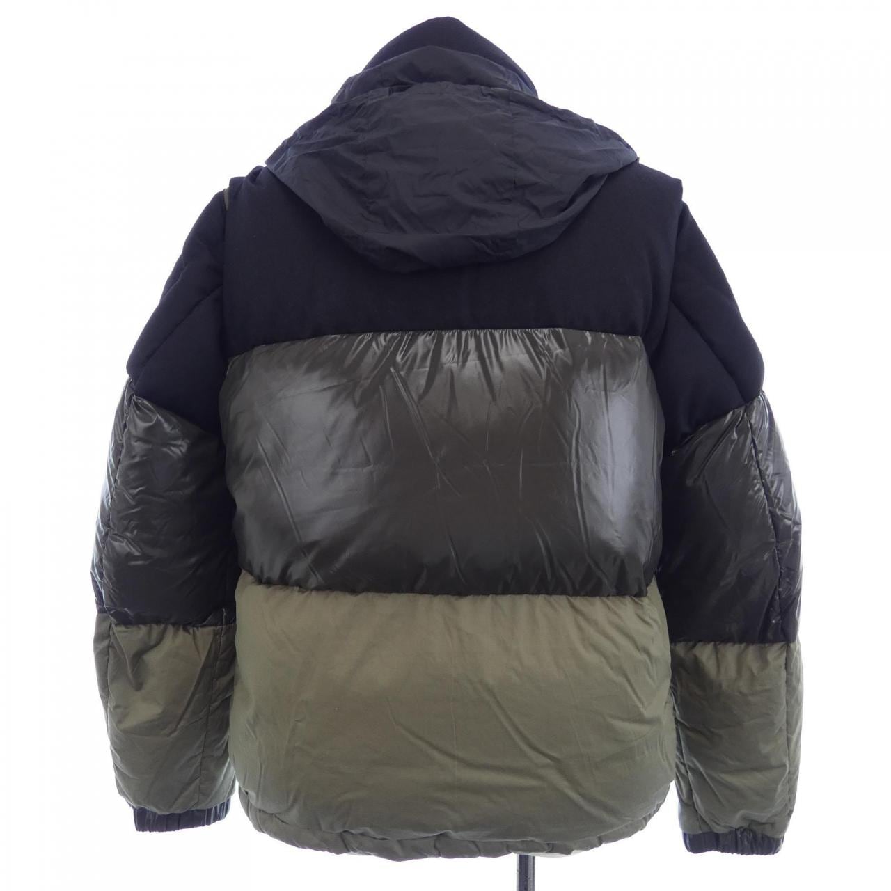 モンクレール MONCLER ダウンジャケット