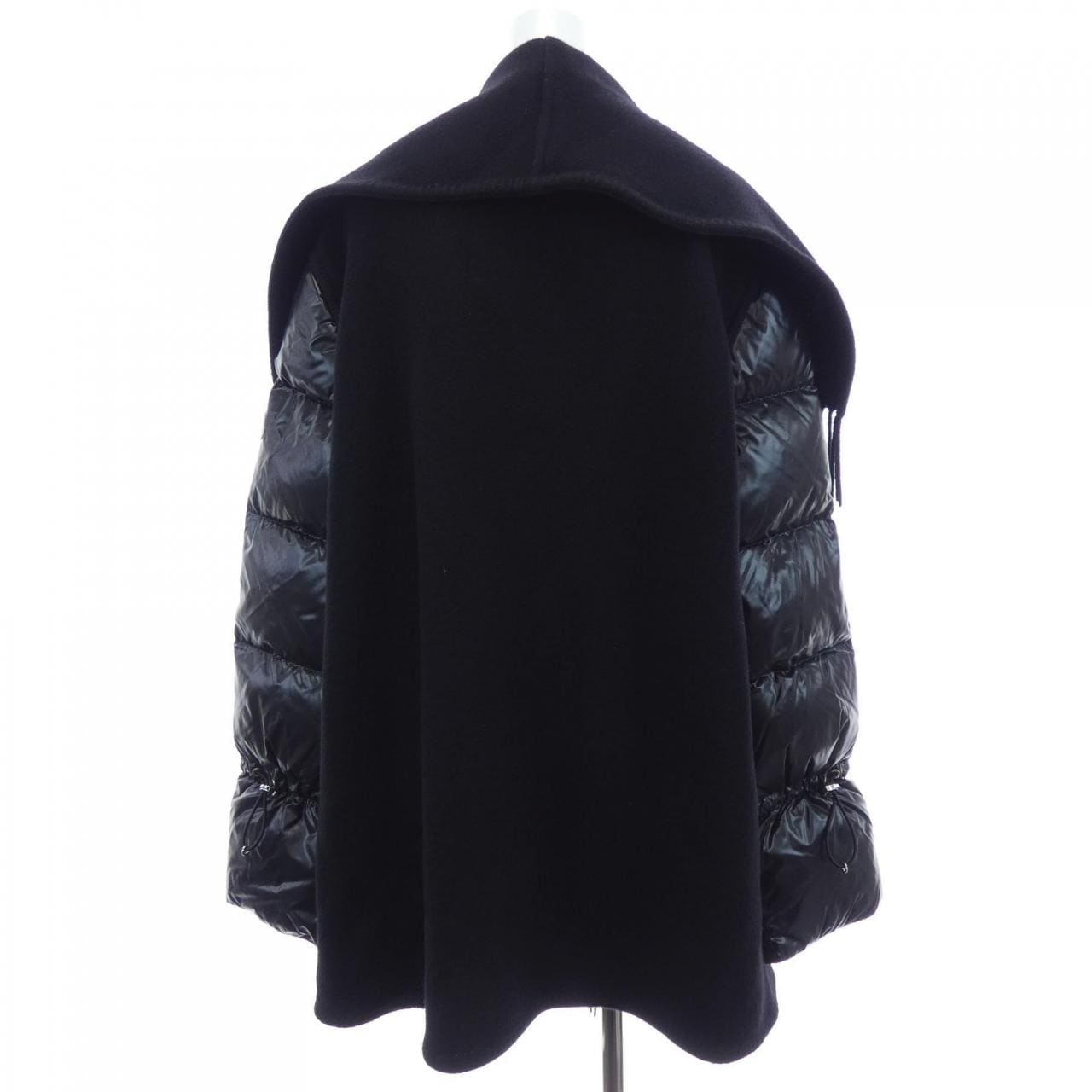 モンクレール MONCLER 20930081885 ダウンジャケット