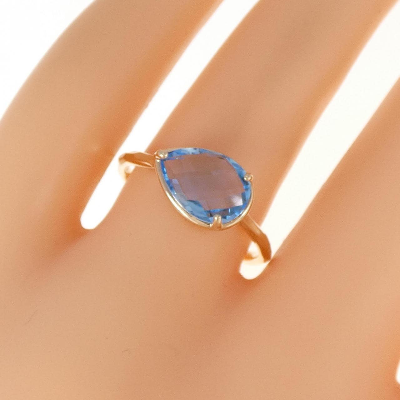 K10YG blue Topaz ring