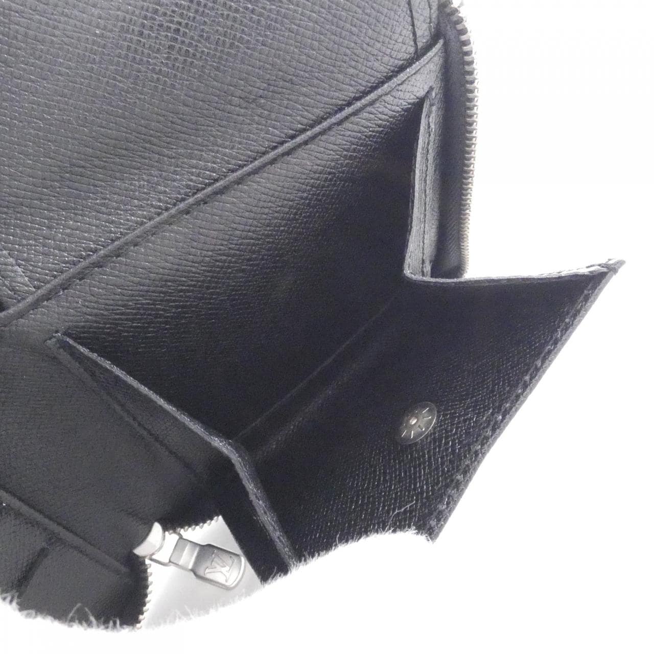 ルイヴィトン タイガ ポルト ビエ モネ ジップ M30672 財布